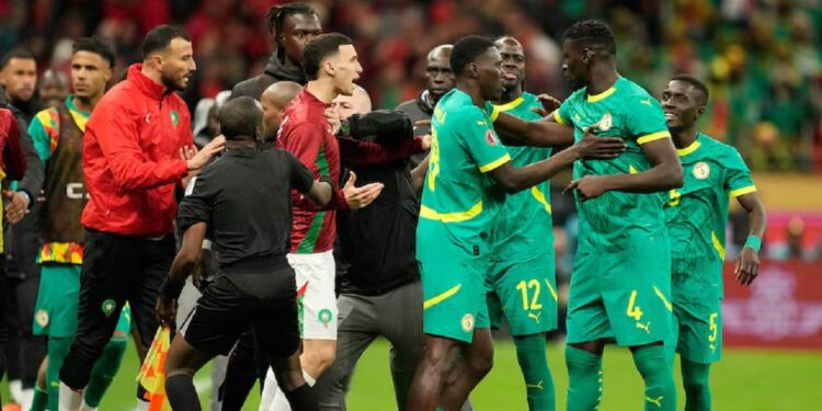 Insólito escritorio en la Copa de África: la CAF le quitó el título a Senegal y proclamó campeón a Marruecos dos meses después