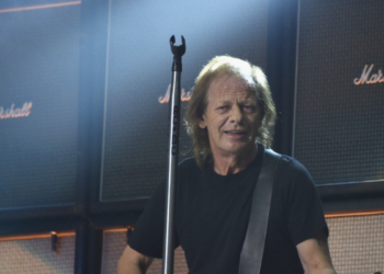 Internaron en Buenos Aires a Stevie Young, guitarrista de AC/DC