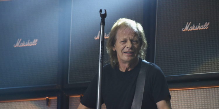 Internaron en Buenos Aires a Stevie Young, guitarrista de AC/DC