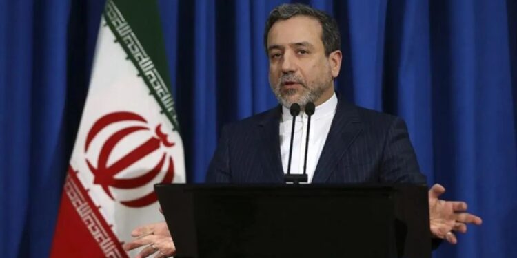 Irán afirmó que el estrecho de Ormuz permanece abierto para todos los países excepto EEUU e Israel