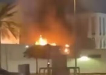 Irán atacó con drones el consulado de EEUU en Dubái y provocó un incendio en el edificio