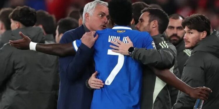 José Mourinho, sobre el caso Prestianni: “Si se comprueba el racismo, no volverá a jugar conmigo”