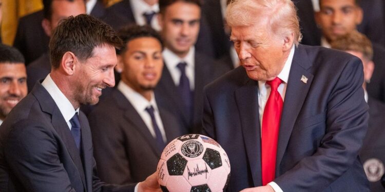 La chicana de Donald Trump a Messi: “¿Quién es mejor? ¿Vos o Pelé?”
