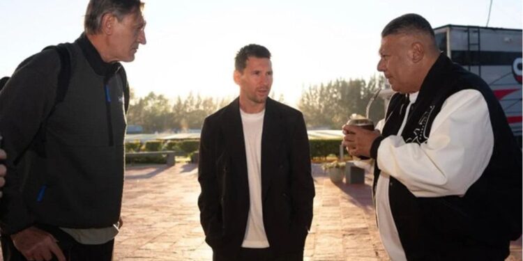 Lionel Messi y Chiqui Tapia se mostraron juntos antes de los amistosos de la Selección argentina