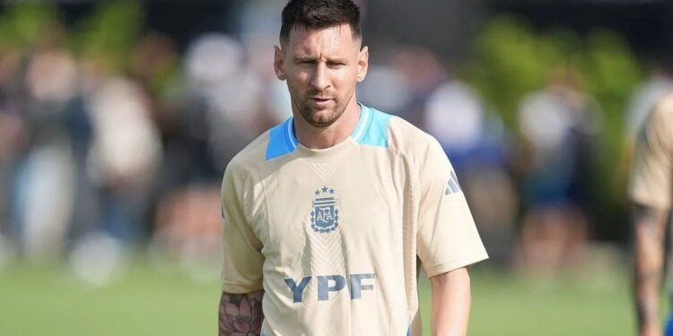 Lionel Messi ya está en la Argentina y se entrena por la tarde con la Selección