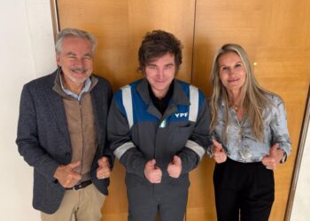 Milei se reunió con Santiago Abascal y Jesús Huerta de Soto durante su gira en Madrid