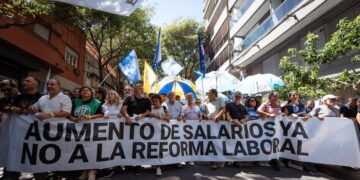 Presentan la primera demanda colectiva ante la Justicia contra la reforma laboral