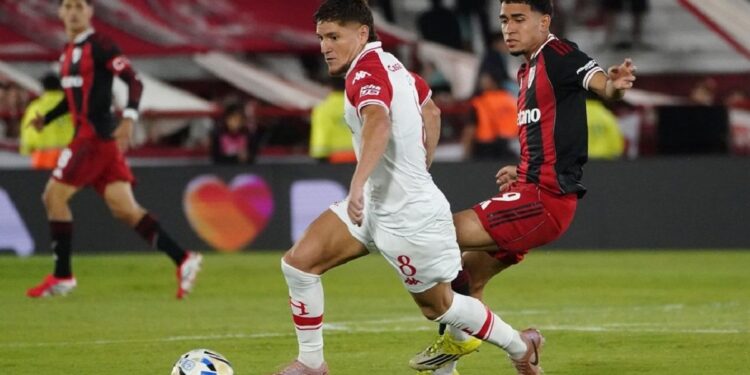 River le ganó 2 a 1 a Huracán en un debut de Eduardo Coudet con polémicas