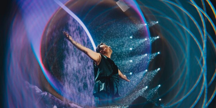 Tan Biónica hizo vibrar Vélez: clásicos, un invitado de lujo y una lluvia que elevó el show a lo épico