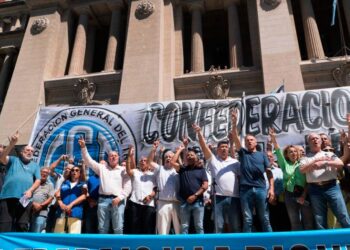 Tras una presentación de la CGT, la Justicia suspendió 80 artículos de la reforma laboral