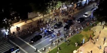 Una asamblea picante, monopolizada por la militancia libertaria y sus barras