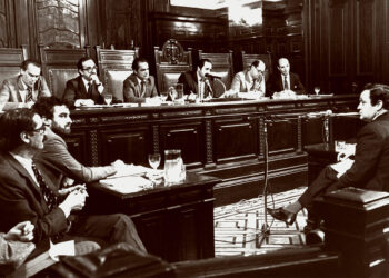 Adorni contrató un prestigioso estudio jurídico para que lo defienda