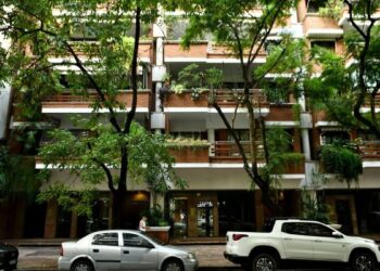 Caso Adorni: los jóvenes que señaron el departamento son socios de la desarrolladora que construyó el edificio de la calle Miró