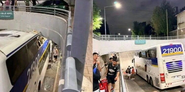 Copa Argentina: un micro con hinchas de Chaco For Ever se incrustó en un túnel