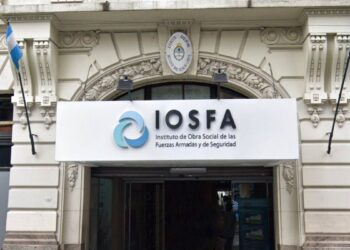 Denuncian que el Gobierno pagó la deuda de IOSFA con fondos destinados a los salarios de las Fuerzas Armadas