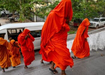 Detuvieron a 22 monjes budistas en Sri Lanka con más de 110 kilos de droga