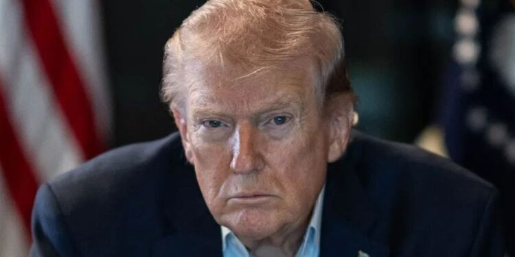 Donald Trump ordena prepararse para un bloqueo prolongado en el estrecho de Ormuz y amenazó a Irán: “Se acabó el Señor Bueno”