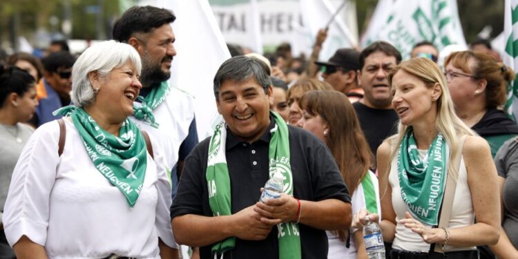 Donde no están los trabajadores, deciden otros