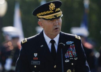 EEUU: el secretario de Defensa le solicitó la renuncia inmediata al jefe del Estado Mayor del Ejército