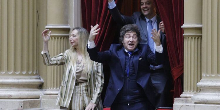 El Gobierno en su peor momento: el Índice de Confianza tuvo la caída más abrupta desde que arrancó la gestión de Milei