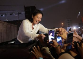 Elecciones en Perú: candidatos de derecha se consolidan en la cima de las encuestas