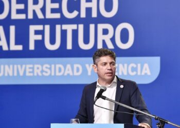 En la UBA, Axel Kicillof apuntó contra Javier Milei por el ajuste en educación y ciencia: “Es un plan de destrucción”