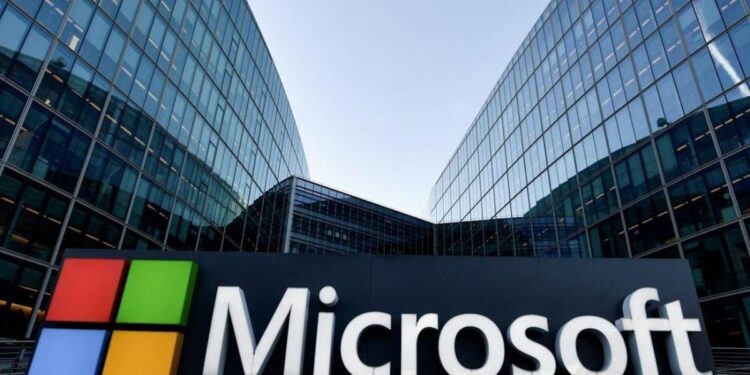 Francia busca independizarse de la tecnología de EEUU: migrará parte del Estado de Microsoft a Linux