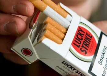 Hacia una generación libre de humo: Reino Unido prohíbe el tabaco a los nacidos a partir de 2009 