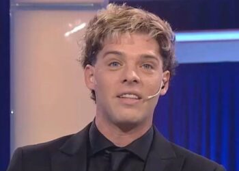 Inhabilitaron de forma preventiva a Santiago Maratea por manejar sin cinturón y filmarse al volante