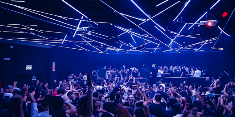 Italia: prostitutas, gas de la risa y servicios clandestinos para más de 50 futbolistas de la Serie A