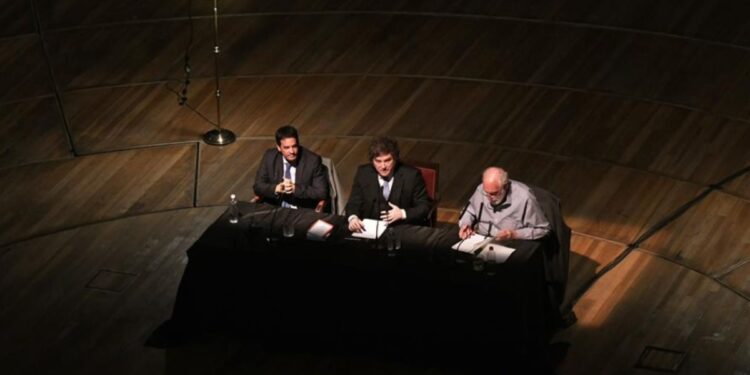 Javier Milei participó en un debate sobre Keynes y aseguró que “sirvió para que políticos corruptos arruinen la vida de la gente”