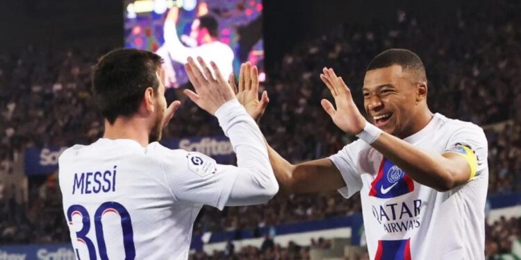 Kylian Mbappé llenó de elogios a Lionel Messi: “Hace todo bien”