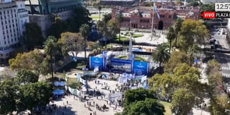 Marcha de la CGT: gremios se movilizan a Plaza de Mayo con consignas contra el Gobierno y la reforma laboral