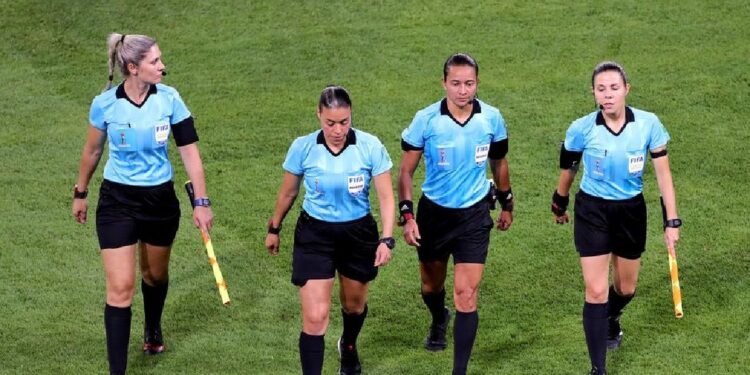 Mundial 2026: la FIFA designó seis árbitras entre los 52 jueces de la Copa del Mundo