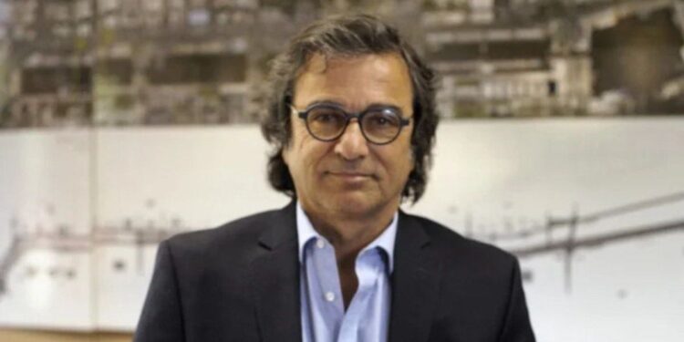 Renunció Carlos Frugoni en medio de un escándalo por propiedades no declaradas en EEUU