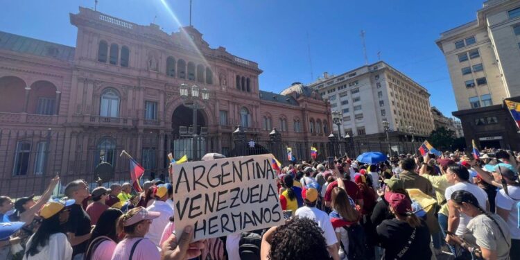 Solo el 9% de los migrantes venezolanos planea volver a su país en el corto plazo