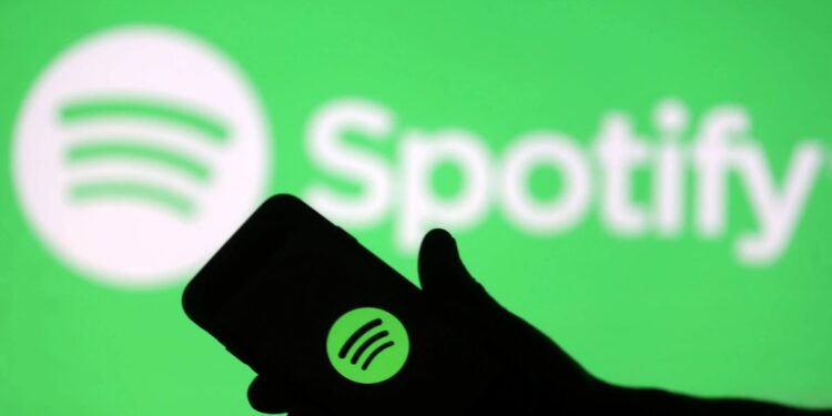Spotify lanza listas sugeridas de podcasts creadas con IA