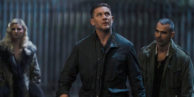 Aseguran que Tom Hardy fue despedido de la serie “MobLand” por problemas en el set