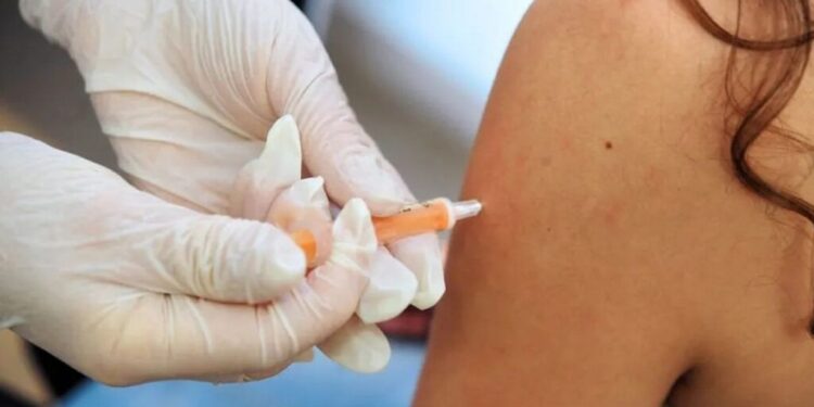 Aumentaron los casos de meningitis por encima de lo esperado y piden reforzar la vacunación
