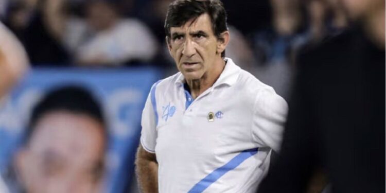 Bomba en Racing: Diego Milito echó a Gustavo Costas tras el flojo semestre