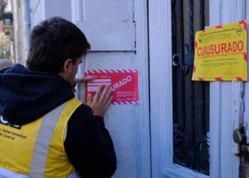 CABA desalojó una casa usurpada en Floresta en la que funcionaba un taller textil clandestino