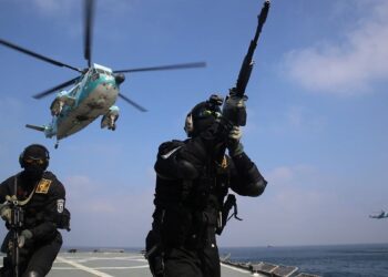 Cómo es el bloqueo naval del estrecho de Ormuz: las claves de la táctica de guerra de Irán y EEUU