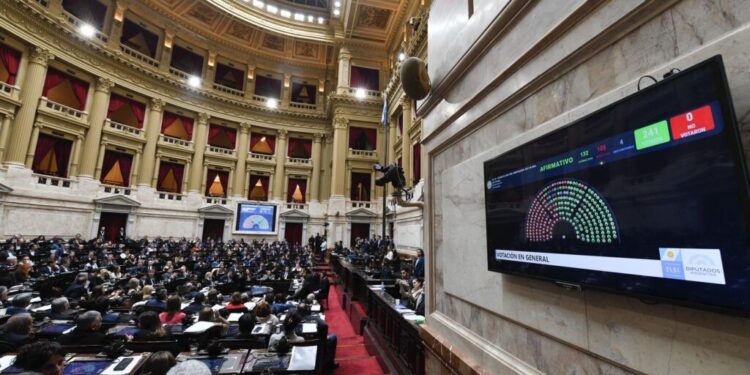 Con la promesa de subsidiar a las «zonas cálidas» el gobierno logró el apoyo para el ajuste en las zonas frías