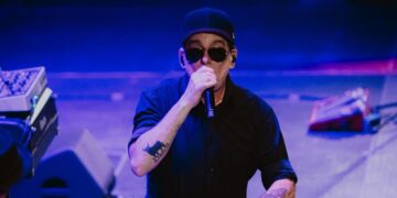 Después de Fito Paez, Andrés Calamaro también puso a prueba al público: el rock clásico contra el cerebro del algoritmo
