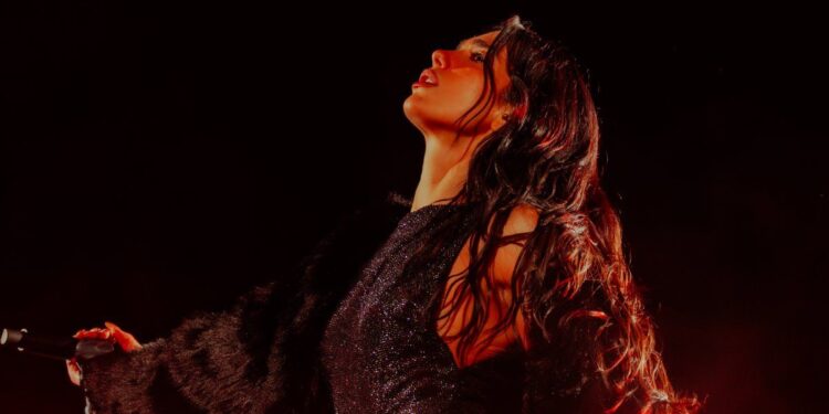 Dua Lipa confirmó la fecha de lanzamiento de su álbum y película de concierto en vivo “Dua Lipa (Live From México)”