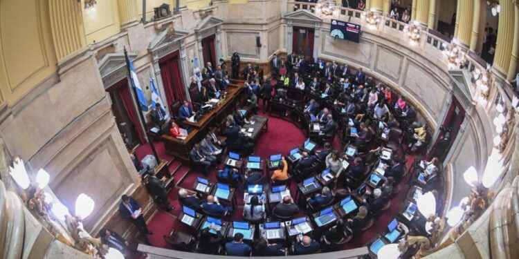 El oficialismo busca aplacar la interna entre Karina Milei y Bullrich por la reforma política