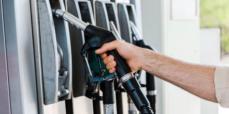 El precio del combustible en EEUU aumentó un 50% desde el inicio del conflicto en Medio Oriente