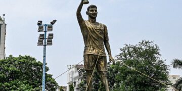 En India retiraron la estatua de Lionel Messi de 21 metros: los motivos