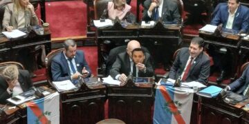 Entre máscaras, maniobras y pases de factura: todas las perlitas de la sesión en Diputados