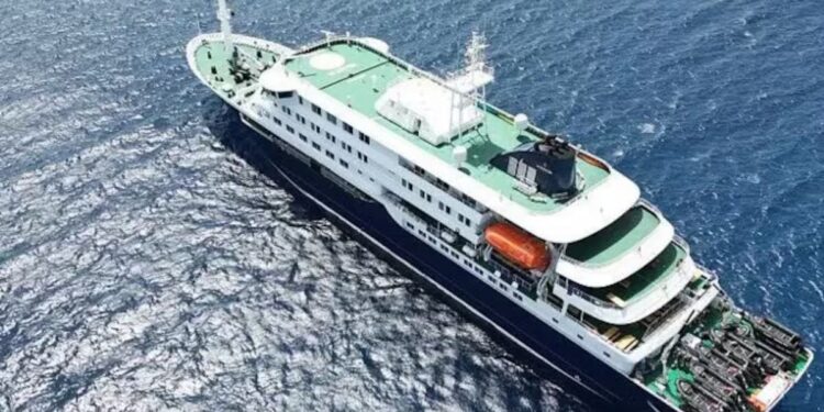 Evacuarán a Países Bajos al argentino que viajaba en el crucero con brote de hantavirus